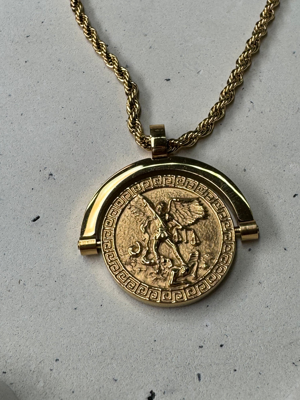 Ατσάλινo κολιέ χρυσό Ancient