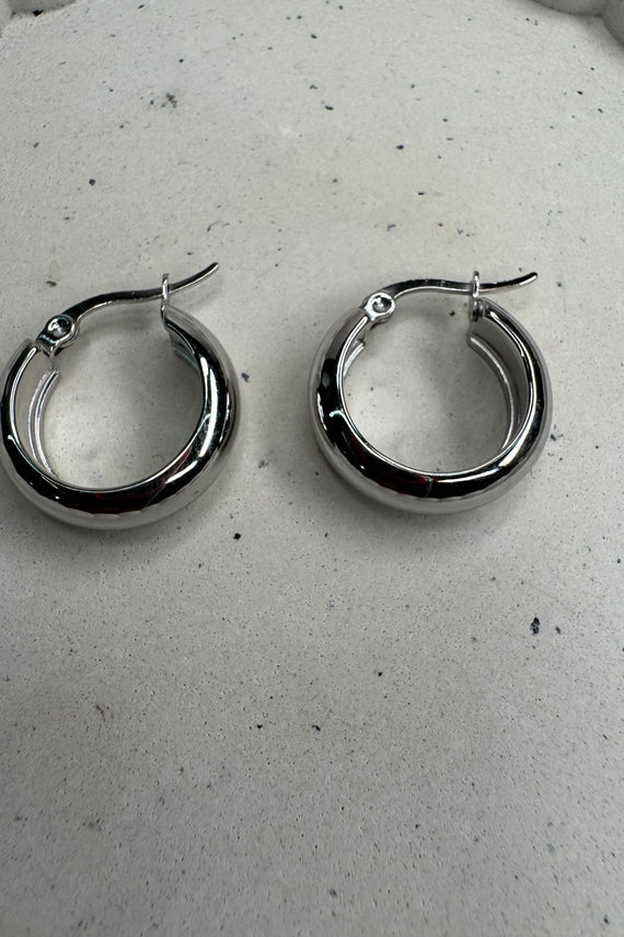 Ατσάλινα σκουλαρίκια κρίκοι ασημί Ily 2εκ