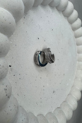 Ατσάλινα σκουλαρίκια κρίκοι με γραμμές