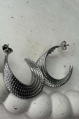 Ατσάλινα σκουλαρίκια πενταπλοί κρίκοι καρφωτά ασημί