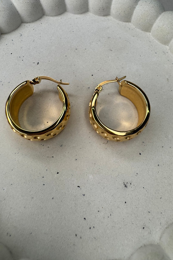 Ατσάλινα σκουλαρίκια καρφωτά χρυσά Rea