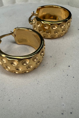 Ατσάλινα σκουλαρίκια καρφωτά χρυσά Rea