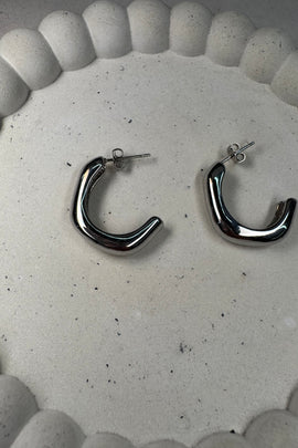 Ατσάλινα σκουλαρίκια καρφωτά ασημί Stella