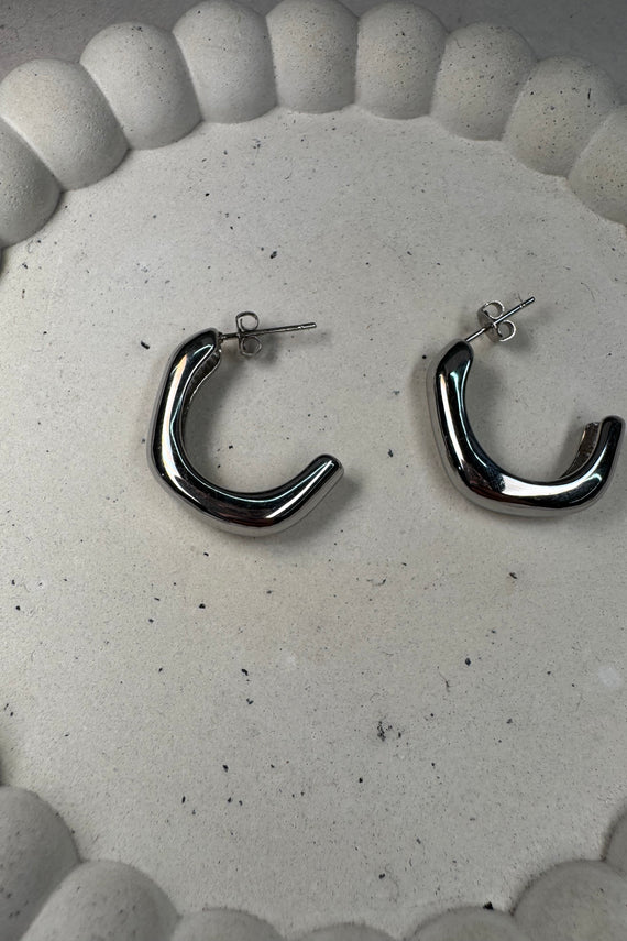 Ατσάλινα σκουλαρίκια καρφωτά ασημί Stella