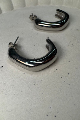 Ατσάλινα σκουλαρίκια καρφωτά ασημί Stella