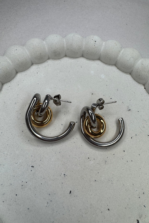 Ατσάλινα σκουλαρίκια καρφωτά δίχρωμα Swirl