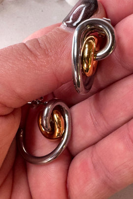 Ατσάλινα σκουλαρίκια καρφωτά δίχρωμα Swirl