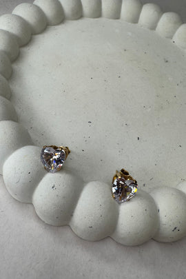 Ατσάλινα σκουλαρίκια καρφωτά χρυσά με κρύσταλλα καρδιές