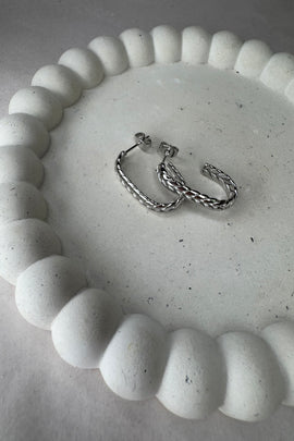 Ατσάλινα σκουλαρίκια κρίκοι ασημί οβάλ πλεκτοί καρφωτά
