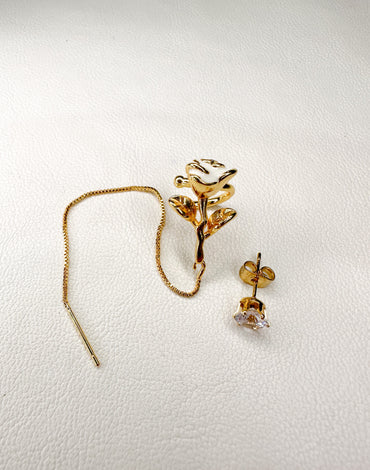 Ορειχάλκινα σκουλαρίκια με κρεμαστό τριαντάφυλλο και στρασάκι καρφωτό