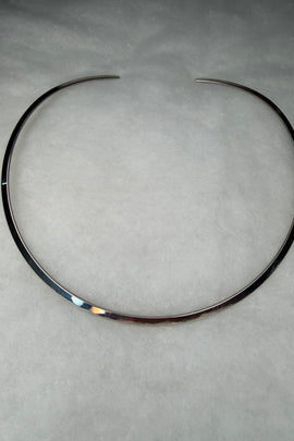 Ατσάλινο κολιέ ασημί Βέργα ανοιχτή