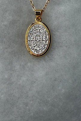 Ατσάλινo κολιέ Κωνσταντινάτο δίχρωμο οβάλ