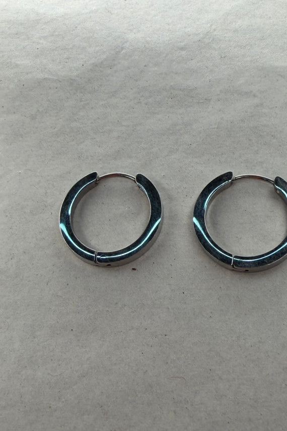 Ατσάλινα σκουλαρίκια κρίκοι ασημί Basic 1,2εκ και 1,6εκ