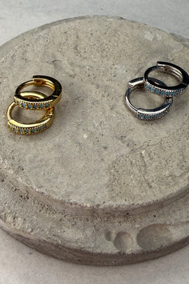 Ορειχάλκινα σκουλαρίκια κρίκοι με τυρκουαζ κρύσταλλα