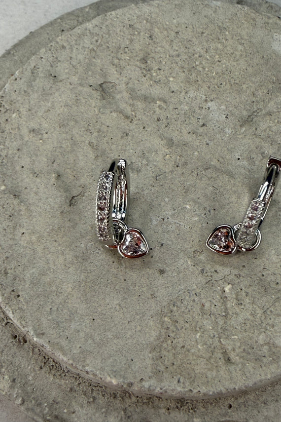 Ορειχάλκινα σκουλαρίκια κρίκοι ασημί με κρύσταλλενια καρδιά