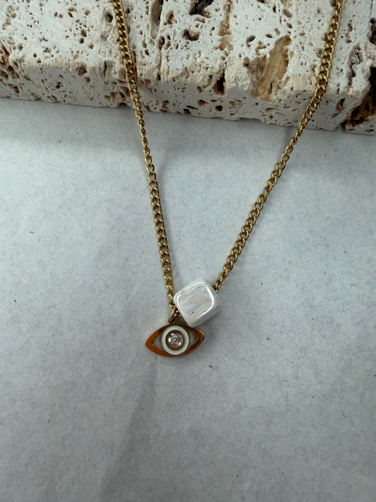 Ατσάλινο κολιέ Eye White Qube