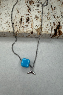 Ατσάλινο κολιέ Fishtail ασημί Blue Cube