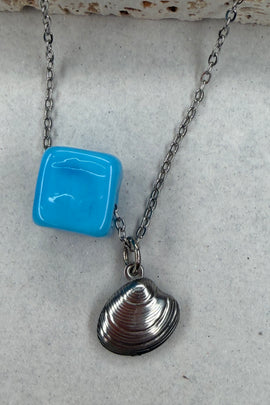 Ατσάλινο κολιέ Shell Blue Cube ασημί