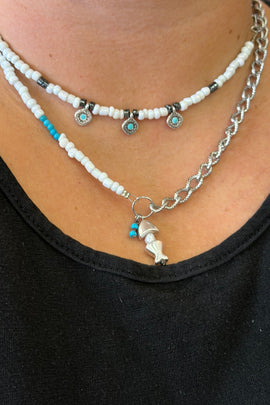 Ατσάλινο κολιέ ασημί Pearl Fish με γυάλινες χάντρες White Blue